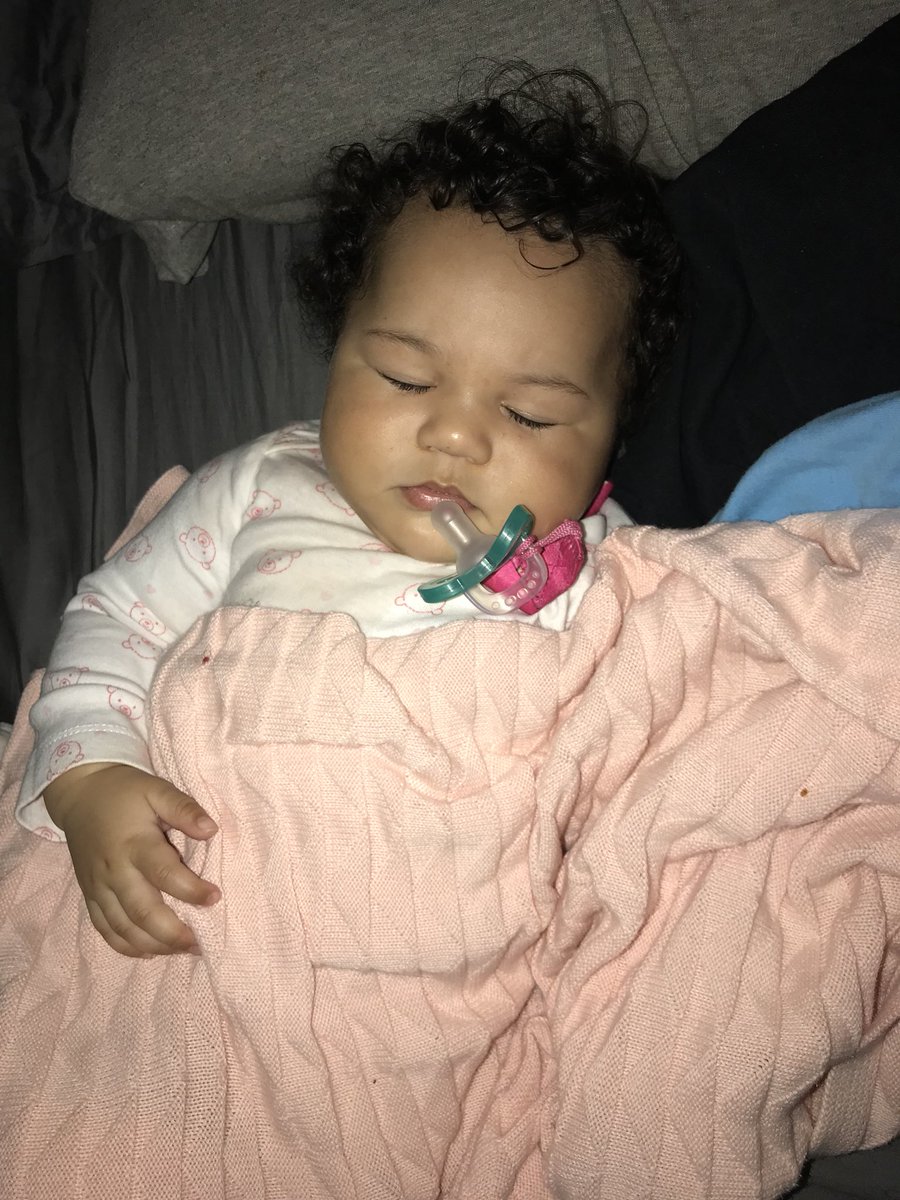 motherof_men's tweet photo. today i have the pleasure of baby sitting this beautiful little girl! 😍🌸 i am in love!!! now for a play date! @MoriMontgomery https://t.co/gtQenQJ6RF