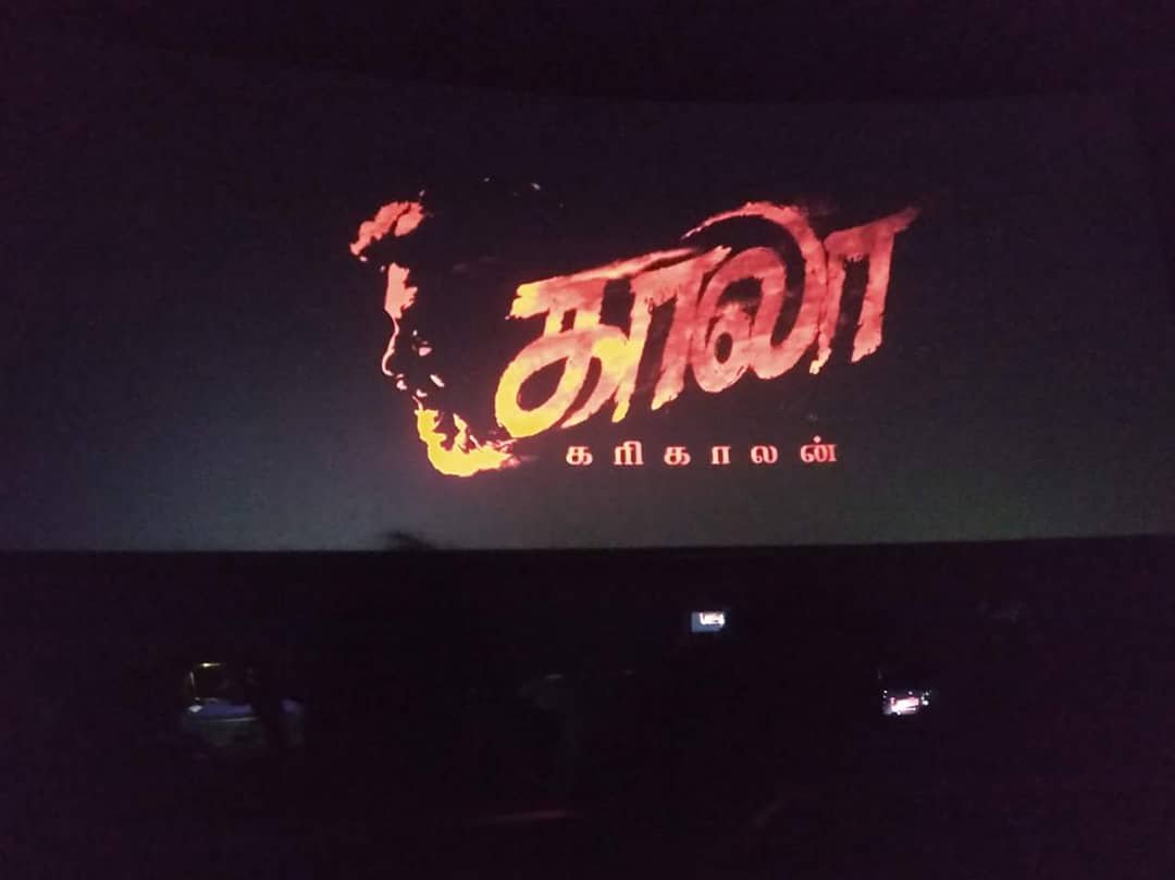 KaththiAjayNo1's tweet photo. Waching at #KAALA 🎉🎉 
#SemaWeightu Namma #KaalaSaettu 🔥🔥 #KingofDharavi  #Thalaivar Massssssss 🌋🔥🎇
@beemji 🎬📽️🎞️ Classss 
@Music_Santhosh Theri Villan Bgm 🥁🎻🎼🎹🎵🎶 
#NanaPatekar ப்பாாாா ⚔️🗡️  #KaalaBlockbuster #KaalaFamilyMass https://t.co/0x17ztxlyZ