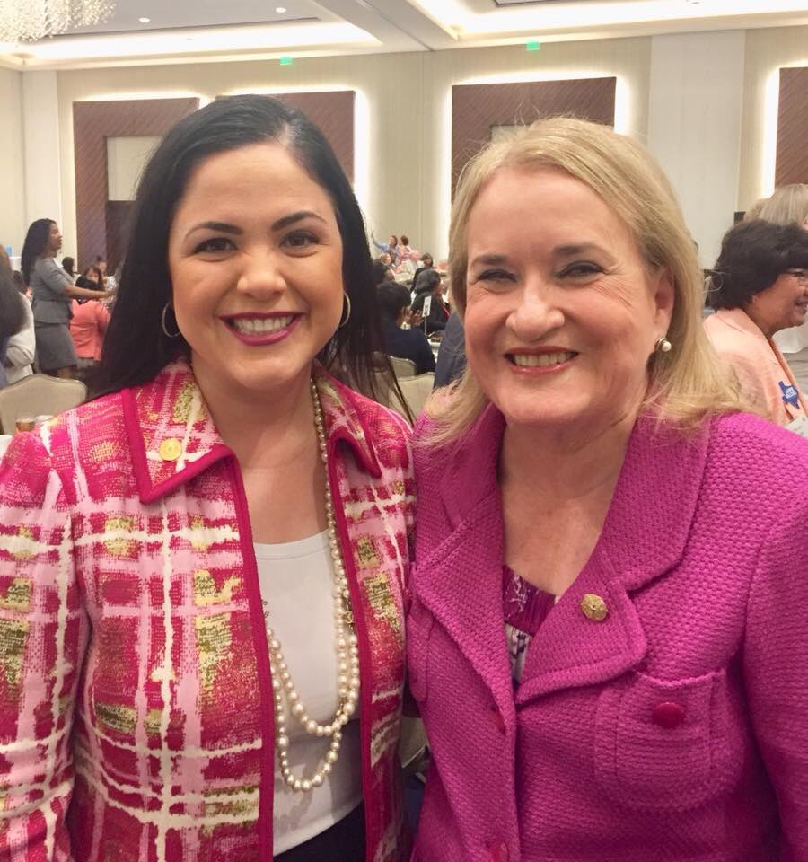 AnaHdzTx's tweet photo. Amazing energy at @AnniesListTX's Houston Brunch! Great job by honorary chair, the First Daughter of Houston, @aturner4545. Powerful and inspiring conversation with the founder of the #MeToo movement, @TaranaBurke. 2018 is the Year of Women Winning! #TXLege #ChangePower https://t.co/wngoJezQiF