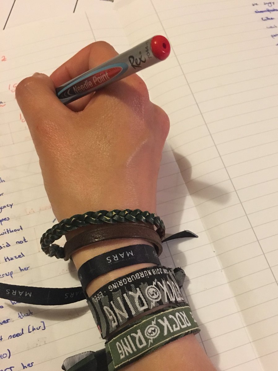 Miss_Middleman's tweet photo. Mein Samstag heute so. Für mehr Realität in den Sozialen Netzwerken. 📓🖍 #Lehrerleben #Korrekturhölle #ichmagnichtmehr #noch11 https://t.co/8SgpISn33U