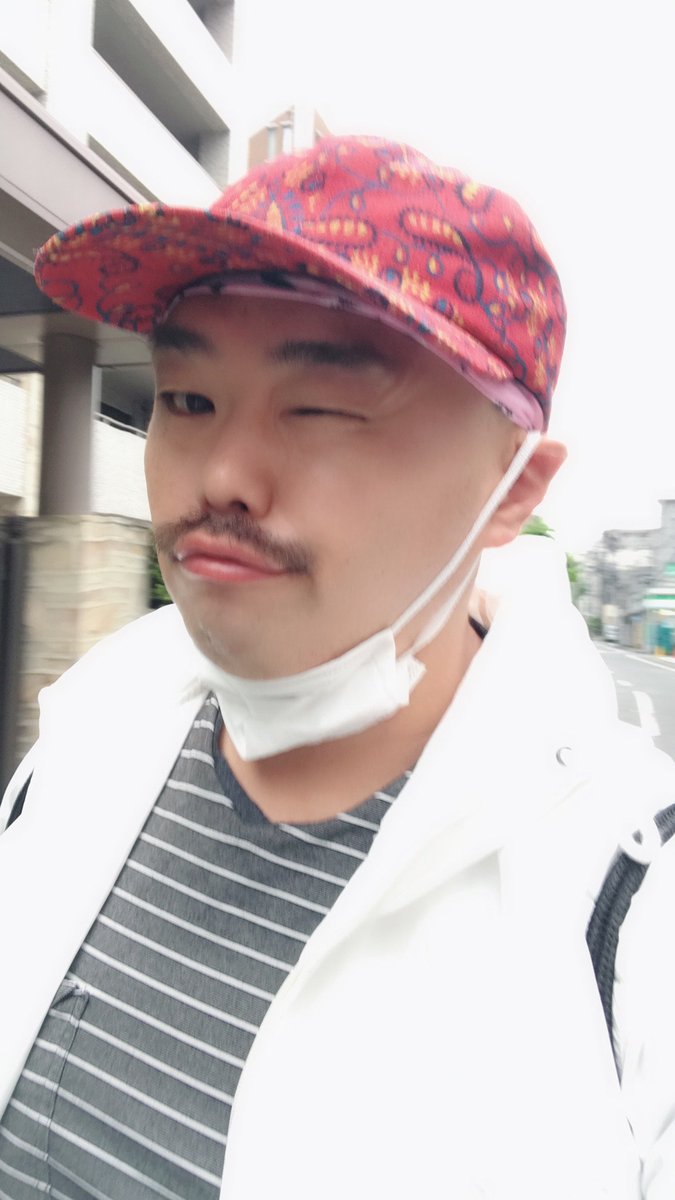 Uzivatel 安田大サーカス クロちゃん Na Twitteru 今日は お空がどんより暗いから 白い服きて晴れ晴れ みんなー クロちゃんみてさっぱりしてねー