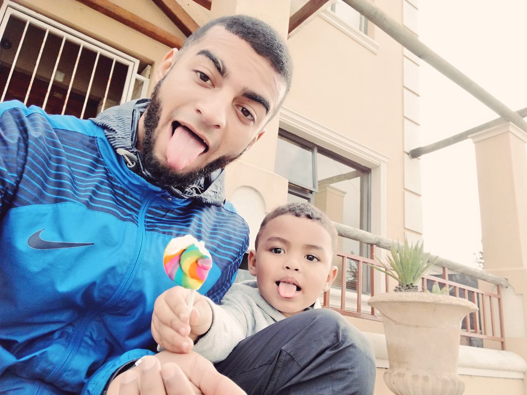 junaidjanuary's tweet photo. Same same👨‍👦 https://t.co/h66HQVFWUt