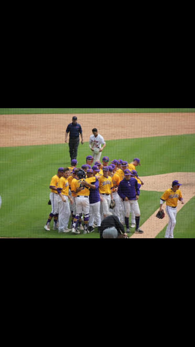 macgraybill's tweet photo. To my DLS Family, thank you for everything and I love you all. I will never forget what this school has done for me, the past 4 years have meant the world to me and I would never trade it for anything... forever a pilot. https://t.co/ZyS5FLH7fZ