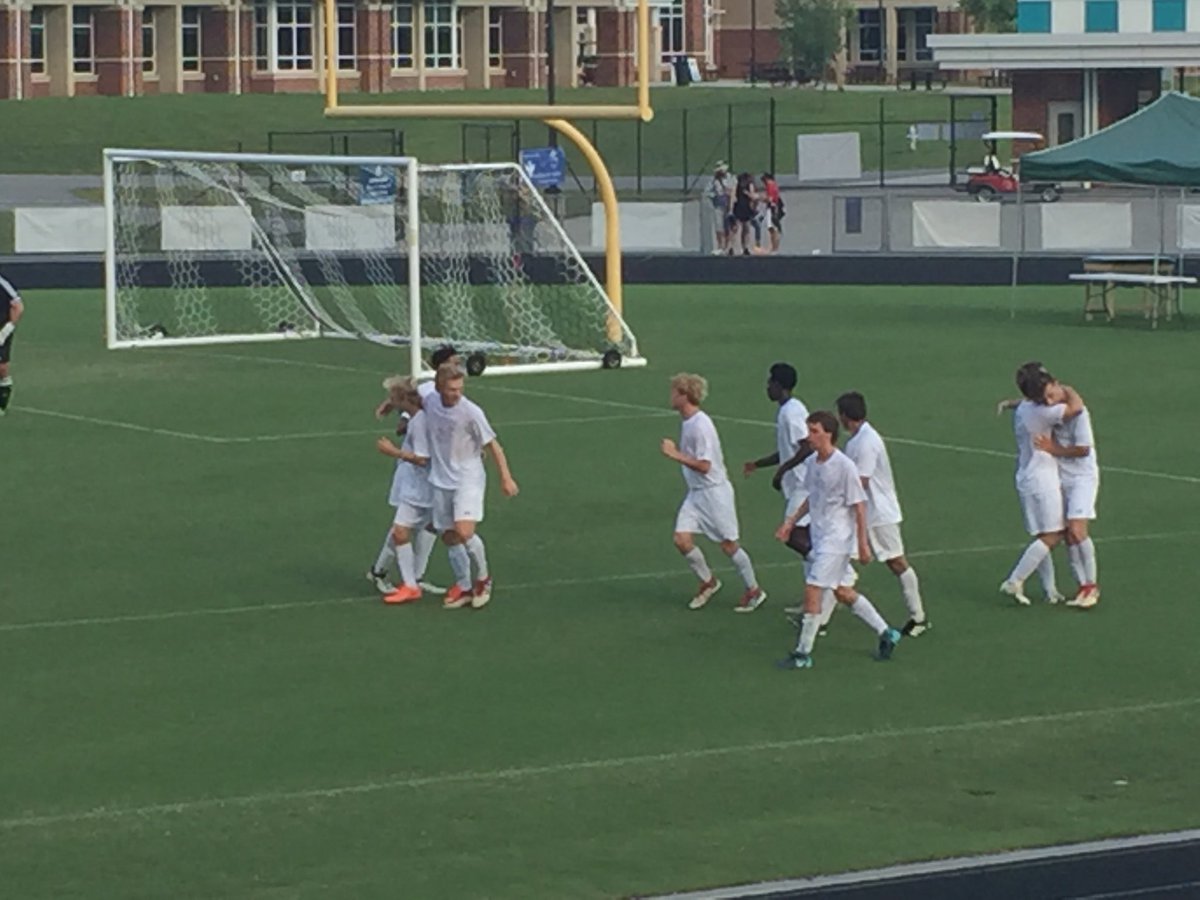 lightninglegion's tweet photo. AMAZING TOUCH GOAL BY DILLAN MCCARTY! 2-0 with 5 min left in 1st! #WeAreCosby #statefinal https://t.co/uWBbB2Q8gj