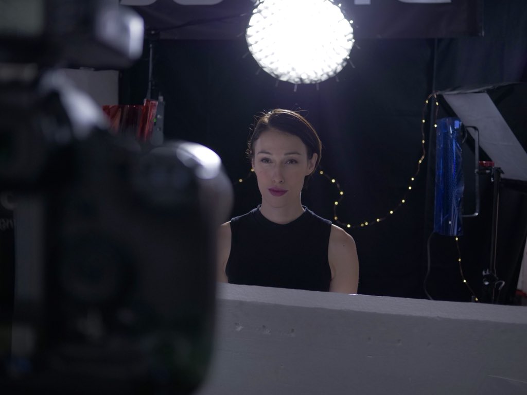 creativejeremyg's tweet photo. A test shot before our lighting workshop at 4:30p. @aputuretech LEDs showcased at #photoconLA using 300d, 2x LS1/2 and Mini20d for a portrait. Tethered camera wirelessly with @TetherTools #caseremote. https://t.co/85Edi2sjAS