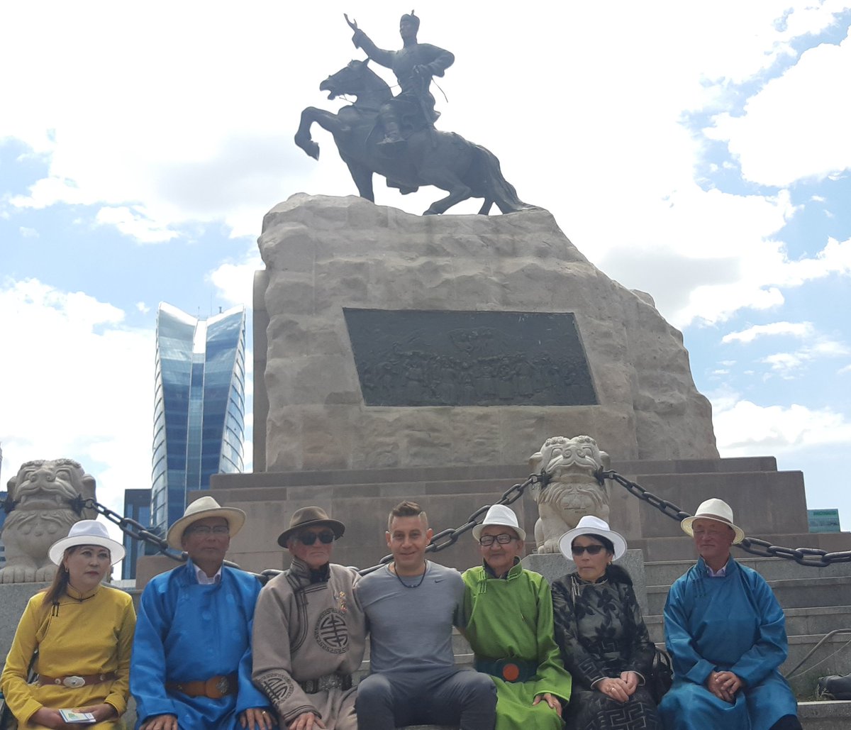 El fútbol puede esperar, Mongolia no lo pide, lo exige...  #Ulaanbataar #Chinggiskhan #rusia2018 #todosloscaminoslleganarusia