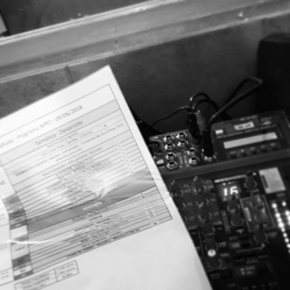 ValhallaRadio's tweet photo. EN VIVO! Y hasta las 21 hs suena VALHALLA por FM 105.3 para todo Luján  y alrededores https://t.co/6fcTkllrss