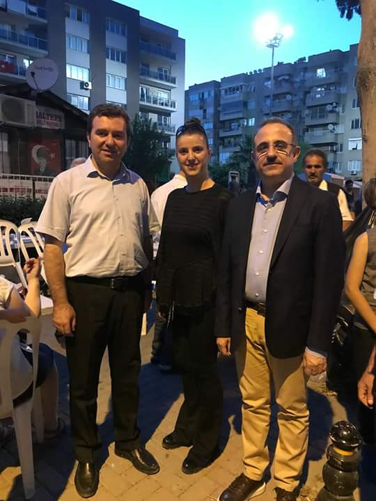 Ak parti İzmir milletvekilimiz sayın Kerem Ali Sürekli ve ilçe başkanımız Hakan Koştu ve partili ailelerimizle  Maltepe  mahallesi  gönül sofrası iftar programına katılım sağladık.
#Vakitizmirvakti