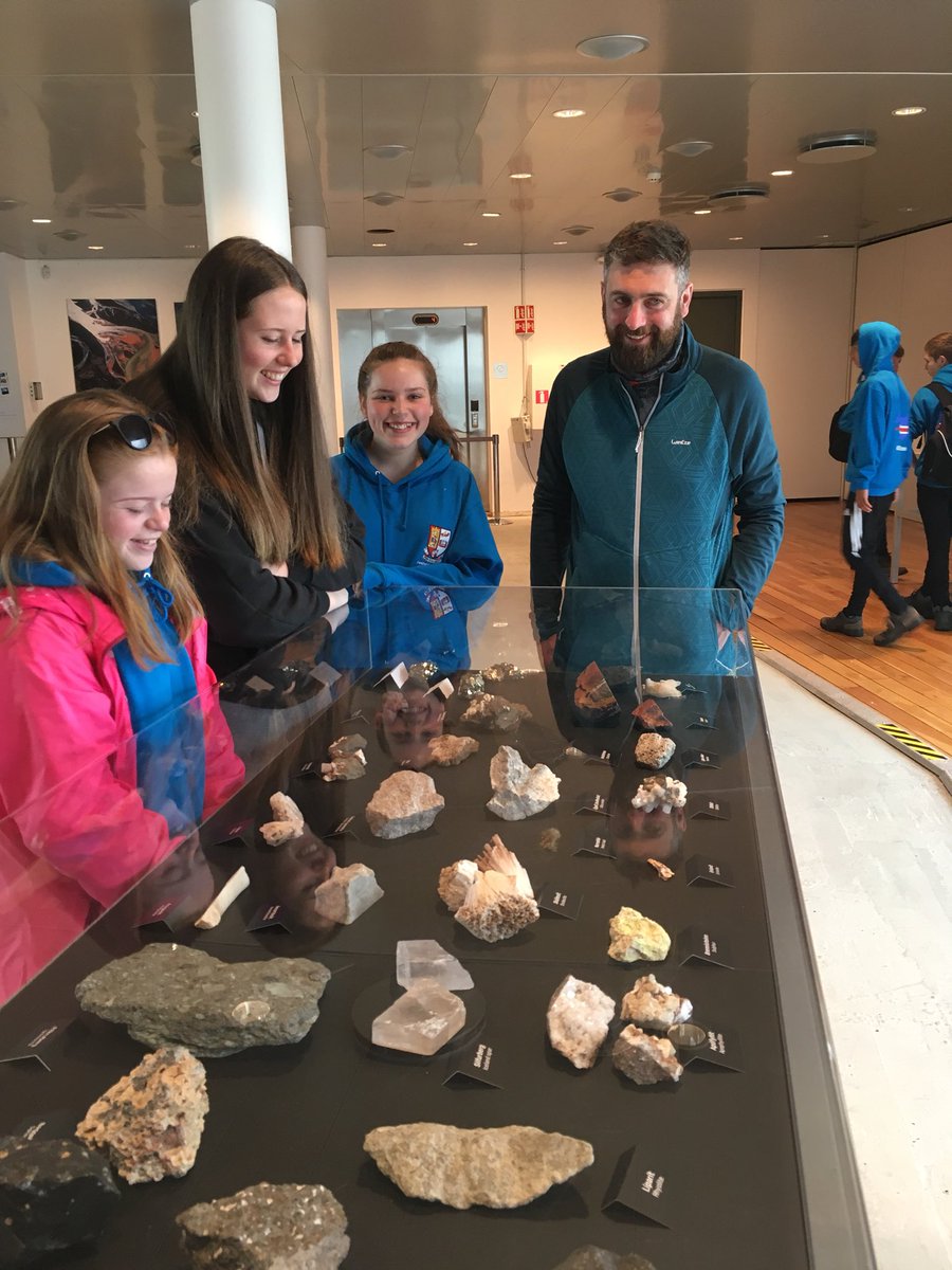 pwkacademy's tweet image. Exploring the Golden Circle! #Gullfosswaterfall, #secretlagoon #geothermalpower 🏔🌎