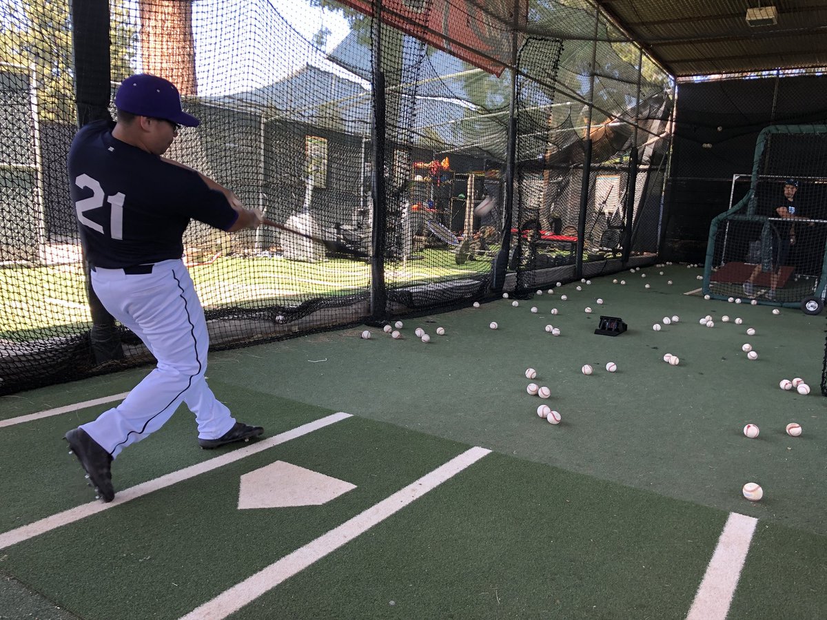 SWFutures's tweet image. Want a full break down of your swing? @rapsodo has you covered!Set it on the ground for BP or during a game and you’re good to go #hitdesign #southwest #futures #allstars