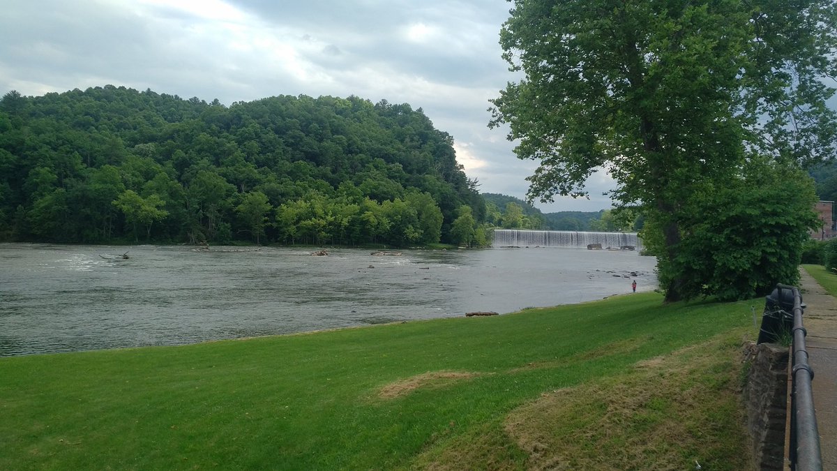 jcpeeples1's tweet photo. Celebrating Colony Days on the banks of the New River in Fries, VA (4000 MI away from Palmer, AK). It is not the Knik or Matanuska, but is pretty peaceful. #colonydays #palmerak #friesva #newriver. https://t.co/rycaL3TYxG