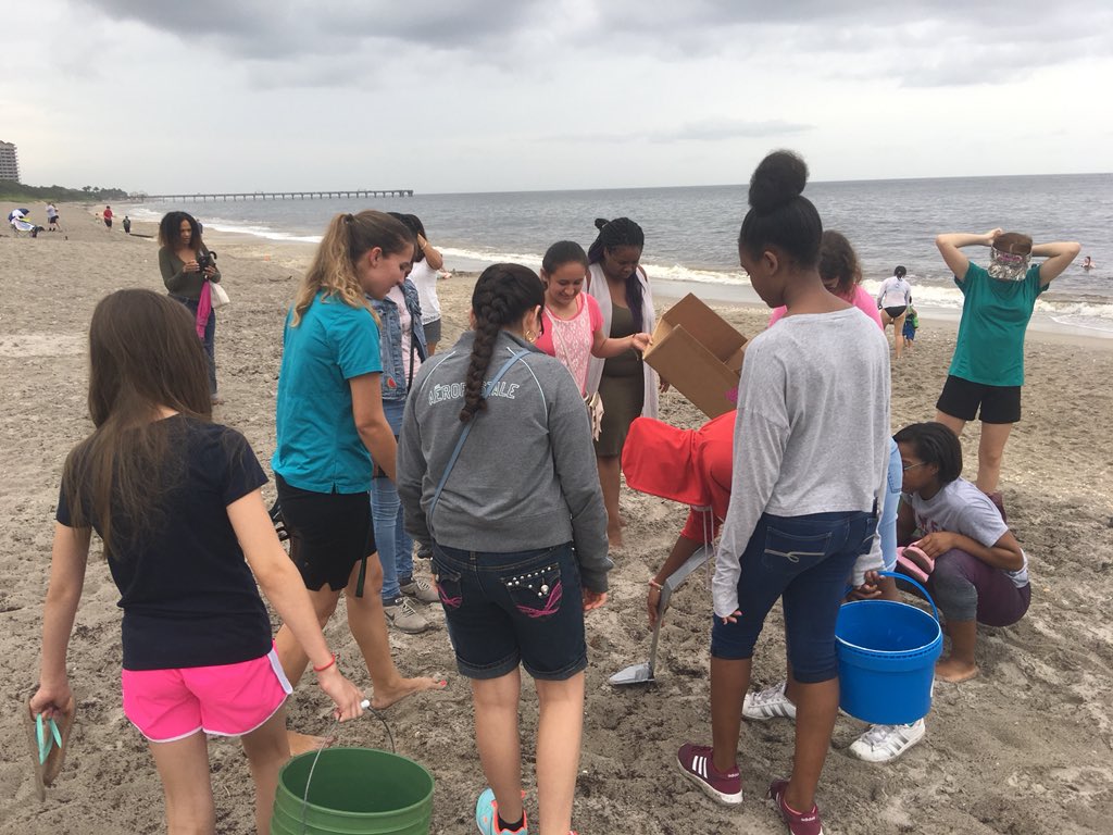 evacwynar's tweet photo. Celebrating #WorldOceanDay2018 with the fam by building a cleanup contraption to pick up marine debris @LoggerheadMC @PBCSTEM https://t.co/gJOJ9KeJR5
