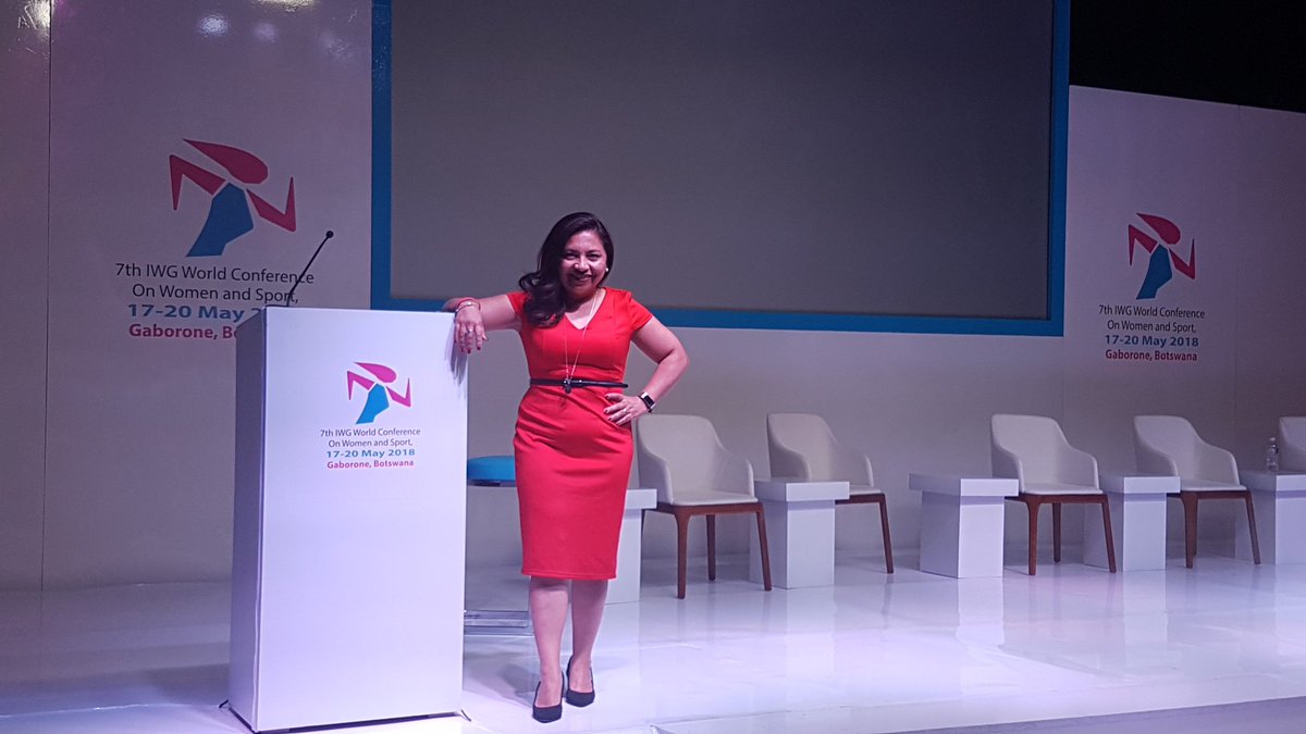 gabrielamueller's tweet photo. Own the stage with confidence. You've got value to add. @gabrielamueller
#coachgabrielamueller #coaching #publicspeaking #Keynotes #iwg2018 #trendinmg #presentstionskillstraining https://t.co/jNb7UUQ4aV