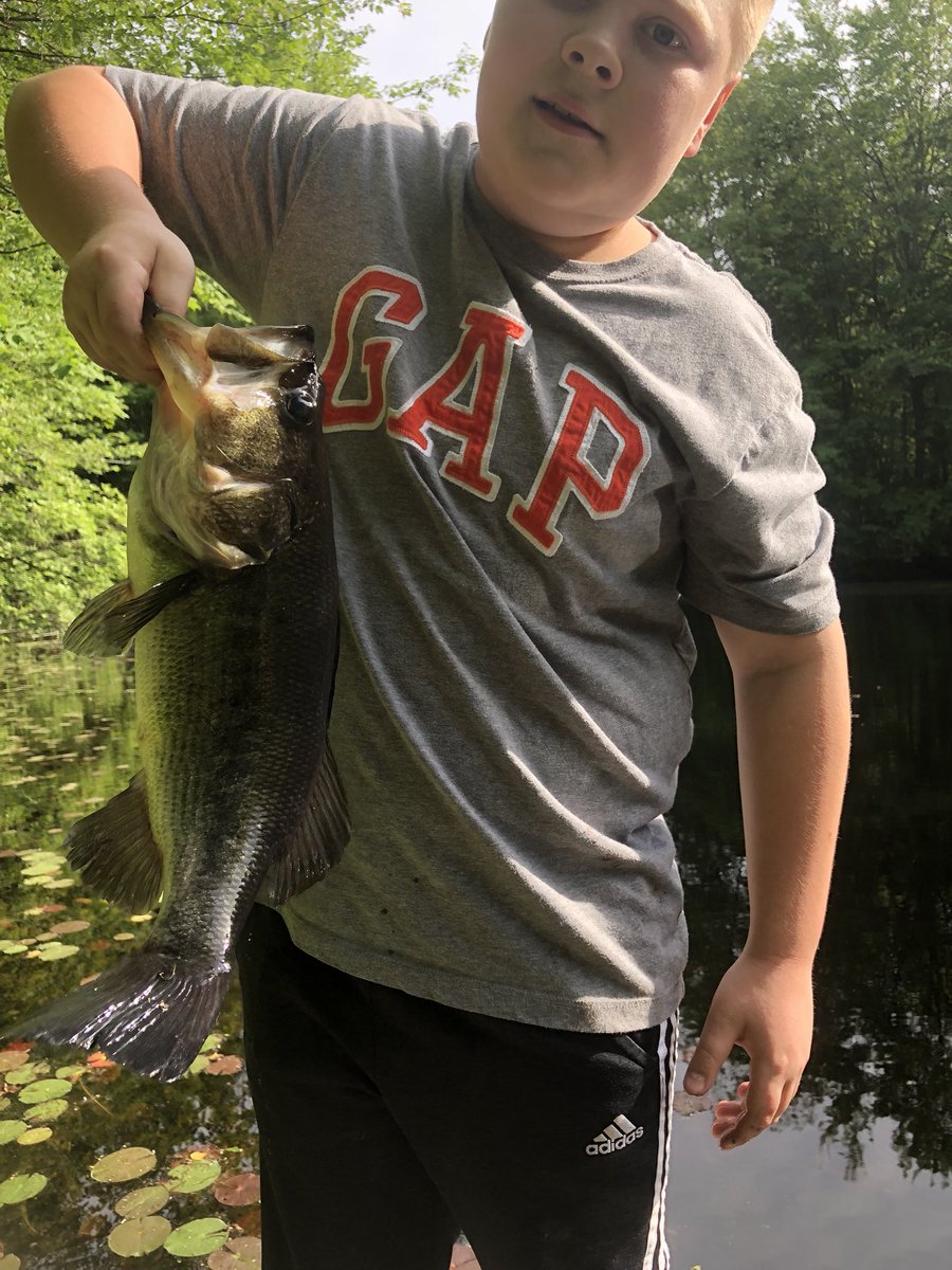 nbol69's tweet photo. @mike_Iaconelli my son caught this in a farm pond half the size of a football field https://t.co/iwjC4nDNjG