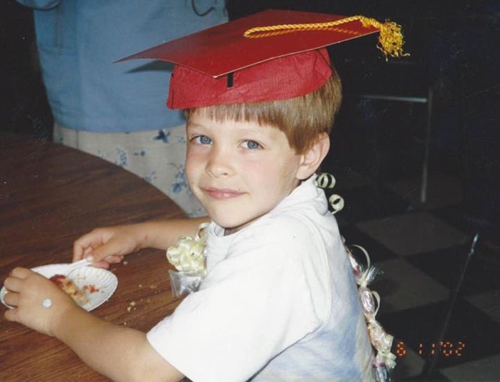 emilyyytthomas's tweet photo. Congrats, ROBSTER THE LOBSTER!!! HAHAHAHAHA U DID IT #uwgrad2018 https://t.co/1UYTCU0DNH