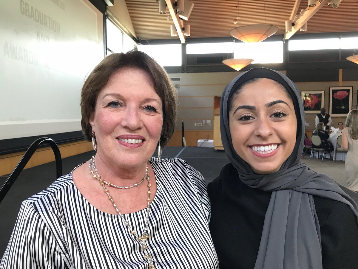 UTSW_Radiology's tweet image. Yael and Rema enjoy the annual Graduation and Awards Celebration at the Dallas Arboretum #utsw #RADgrad2018