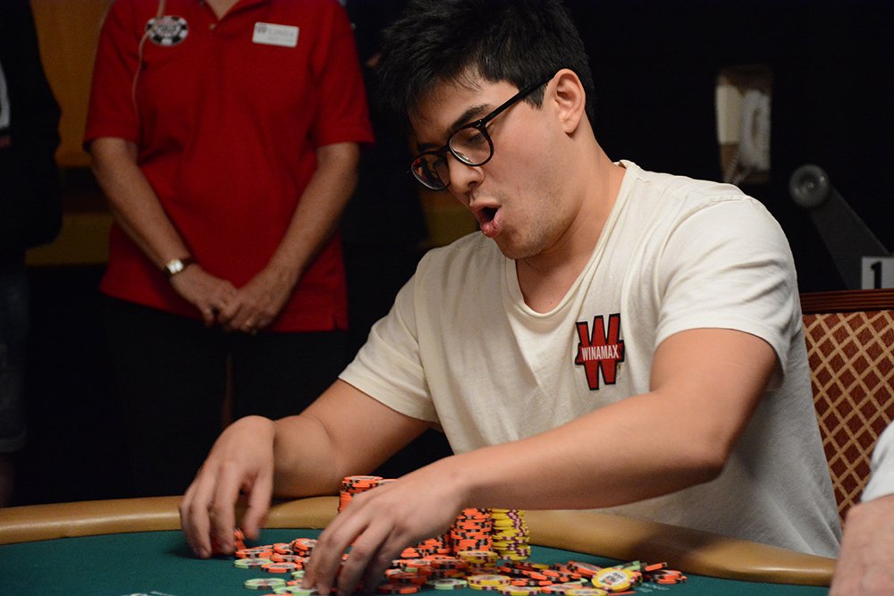 Winamax's tweet photo. Brutale élimination de @LeVietF0u en 13e position de l'#Event17 @WSOP après une heure de folie qui l'a vu passer par toutes les émotions possibles à une table de poker. Il remporte 19 469$, sa première grosse perf' à Vegas > https://t.co/KyhihFDkdM https://t.co/rcwuCJ0AGO