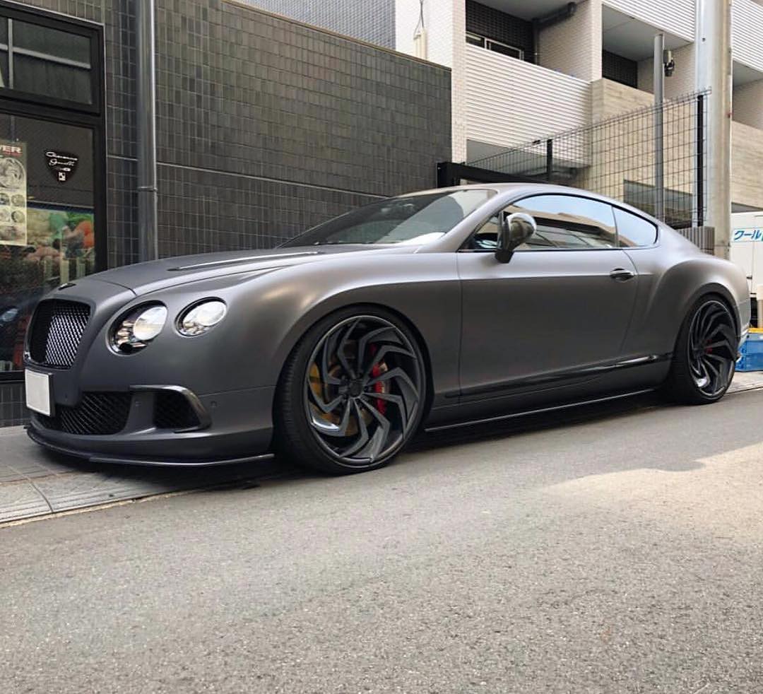 Wealthy0Life0's tweet photo. World Leader In Custom #Luxury Wheels @lexani

#CARSTour #WorldCup #high #beautiful #rich https://t.co/nZ6EwmRVgU