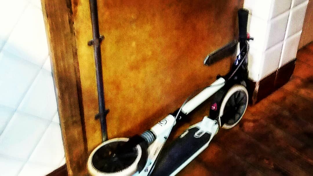 IlMacelloFritto's tweet photo. Stasera siete stati tantissimi in #friggitoria,con qualsiasi #mezzo:come la #famiglia #bolledisapone arrivata in #monopattino,tanto #rispetto per loro👊
#perugia #stayfried #friggitoriailmacello #streetfood #streetphotography https://t.co/Edgqhcu9tX