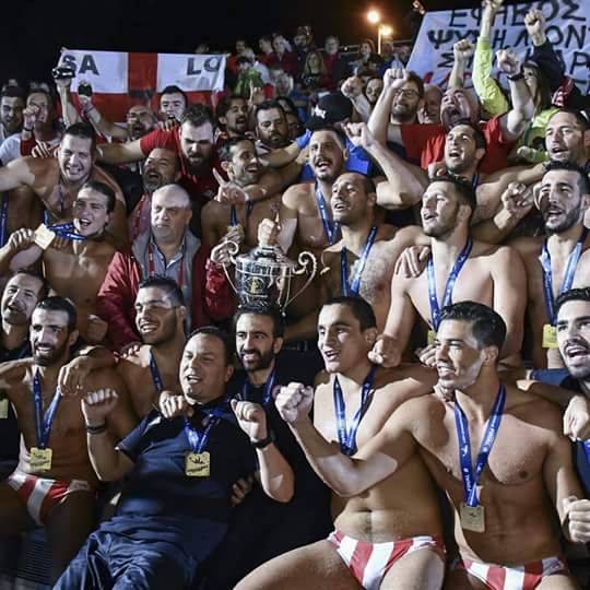 JOHNROSS_7's tweet photo. Υπερηφάνεια και δόξα για τον Θρύλο και τον ελληνικό αθλητισμό!
💪🏼⚪🏆🔴👊🏼🇬🇷 #osfp #olympiacossfpgr #olympiacos #waterpolo #waterpolomen #pallanuoto #champions #campeones🏆 #finaeight #final8genoa #final8 #redsarehere #sayitloudweareredandweareproud #kingofeurope #greece https://t.co/kLhiClB612