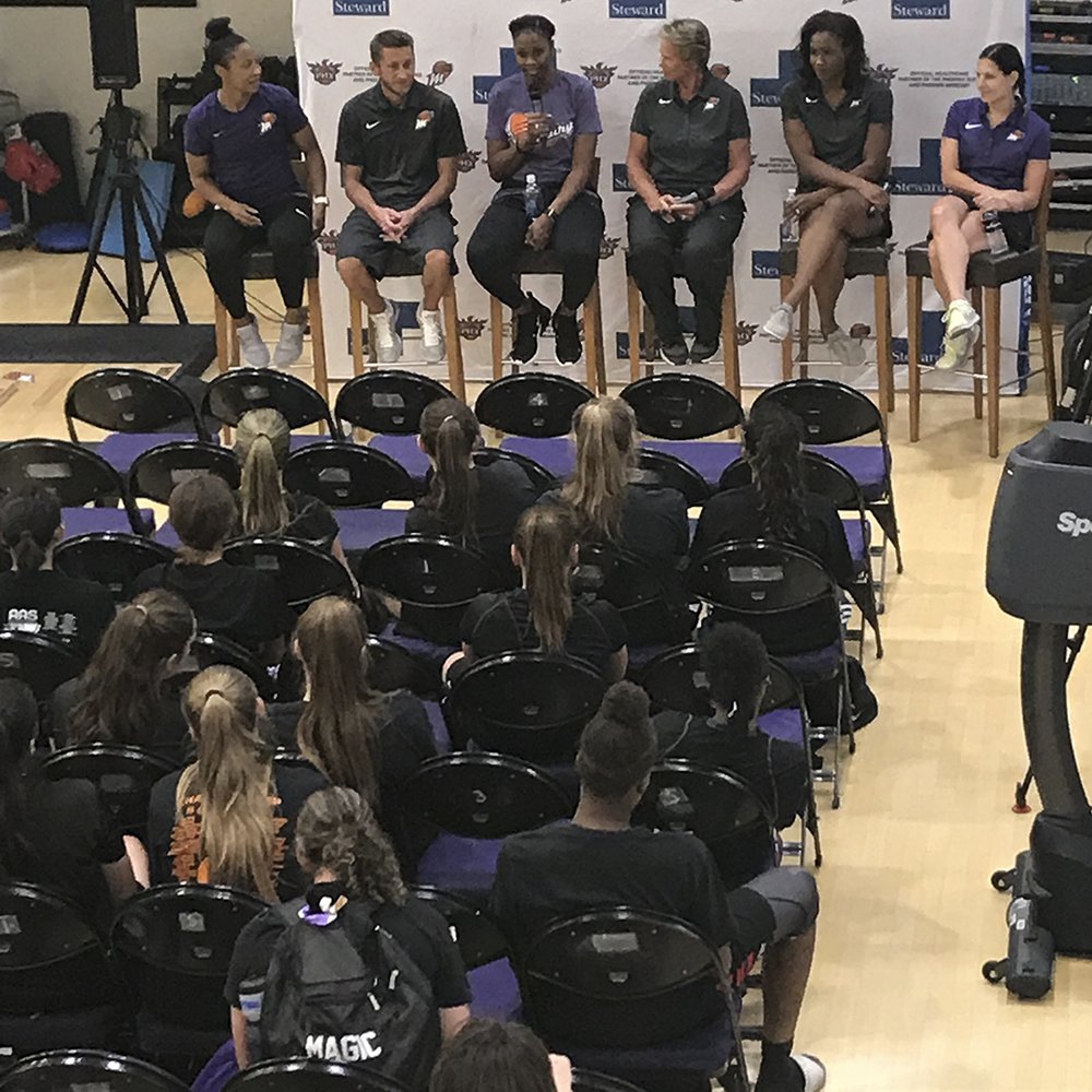 Congrats to <a href="/TheRealAAU/">AAU Sports</a>'s Arizona Magic for winning today's Shoot with the Stars 2-hour free clinic with the <a href="/PhoenixMercury/">Phoenix Mercury</a>! #StewardStars