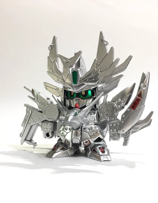 BB戦士 飛天頑駄無超将軍 完成。
銀色に塗ってガンダム野郎に出てきた白鋼の偽物風にしました。 