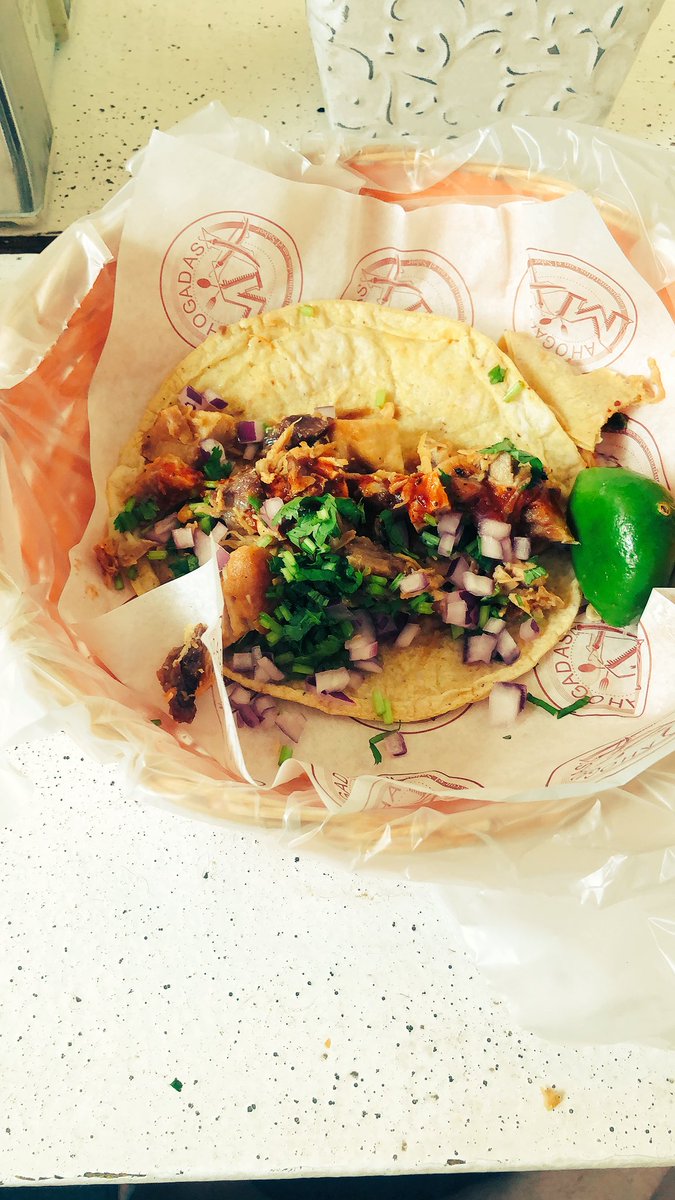 La mejor comida en <a href="/FTHouseCoyoacan/">Food Trucks House</a> <a href="/ComidistasMx/">Comidistas</a> <a href="/GuiaCoyoacan/">Guía Coyoacán</a> Excelenete y gran recomendación para comer: la hamburguesa d <a href="/lospelonchas/">Los Pelonchas</a> y los tacos d carnitas y jugo d carne <a href="/AhogadasMx/">Ahogadas Mx</a> son excelentes. Si estás en Coyoacán es una gran opción para comer/cenar atención de 10⭐️