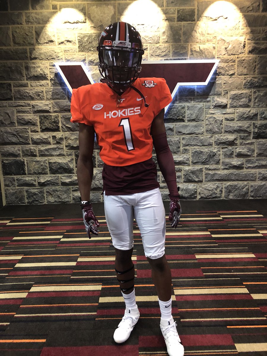 JJPayoute_1's tweet photo. Great visit at V Tech ๐ฆ๐ธ
#ThisIsHome #HokieNation https://t.co/yQw5FtDnZf