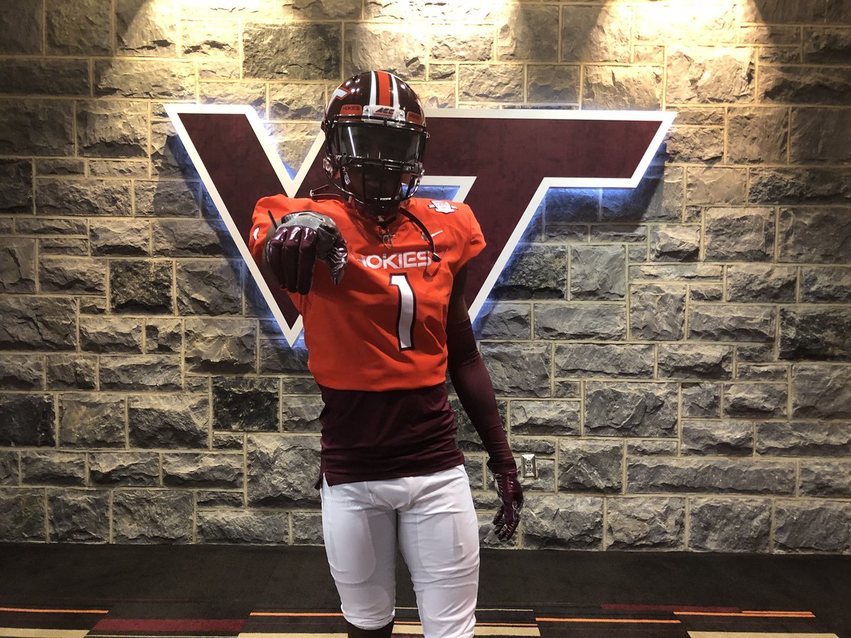 JJPayoute_1's tweet photo. Great visit at V Tech ๐ฆ๐ธ
#ThisIsHome #HokieNation https://t.co/yQw5FtDnZf