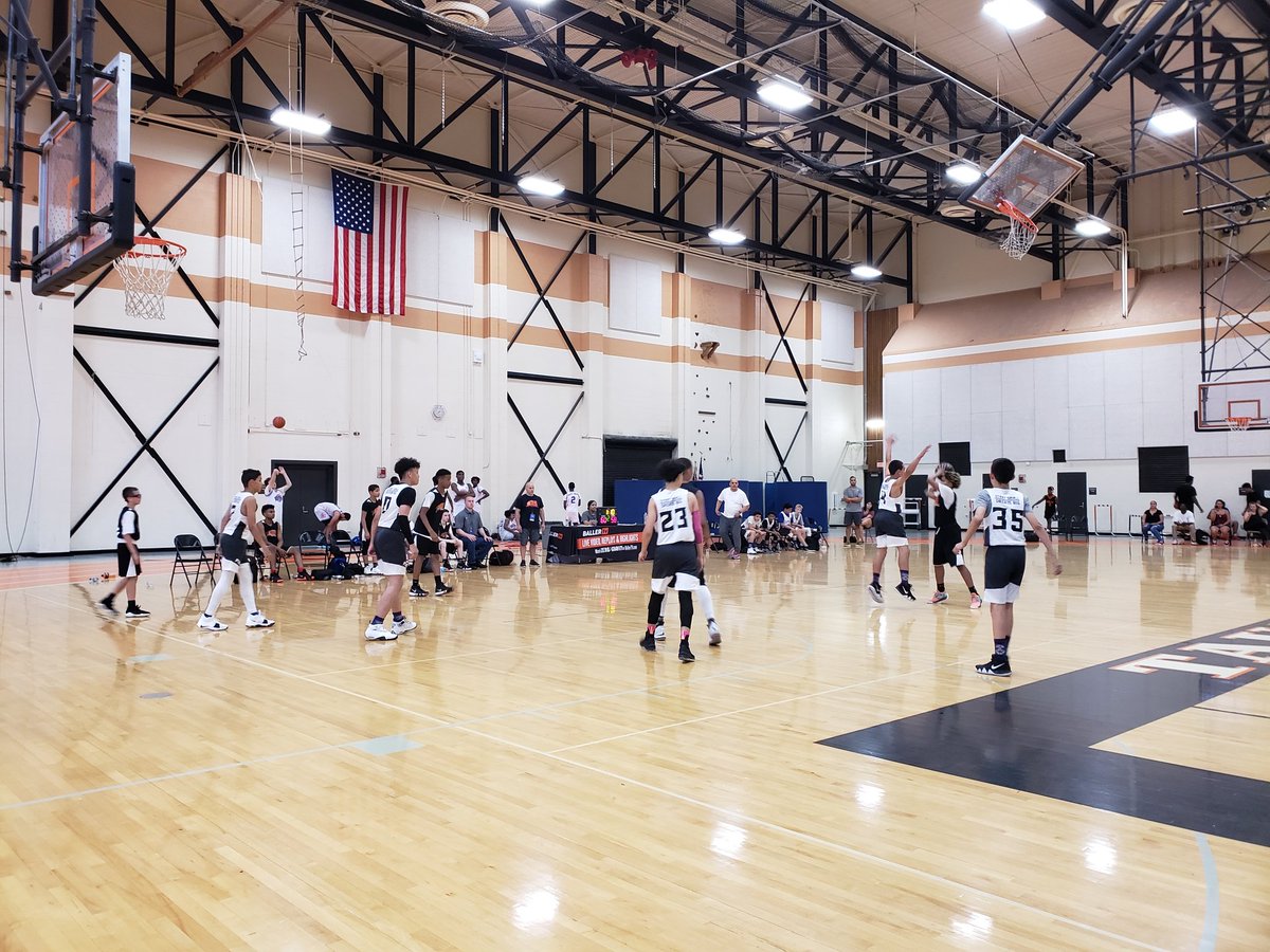 <a href="/ctsoundbball/">CT Sound</a> in a down to the wire match up with  <a href="/PCBC413/">PaperCity BBall Club</a>! 44 second  to go and all tied up 60 to 60!  #ZGFinals