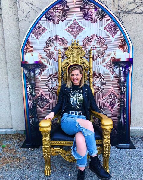 Kristin_Stahlke's tweet photo. I just sat down and wrote 2700 words on the #ReputationTour. See my review #OnTheBlog. #ReputationTourChicago #RepTourChicago

https://t.co/BcQJqwAGG6 https://t.co/697Ia0nhw8