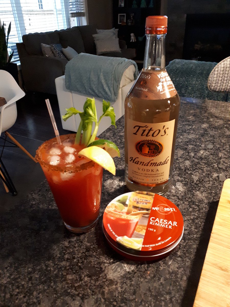 TaraL1500's tweet photo. After a long busy day...this is My Night....Happy Saturday! Love me some  #titosvodka https://t.co/xK1UzqoZRg