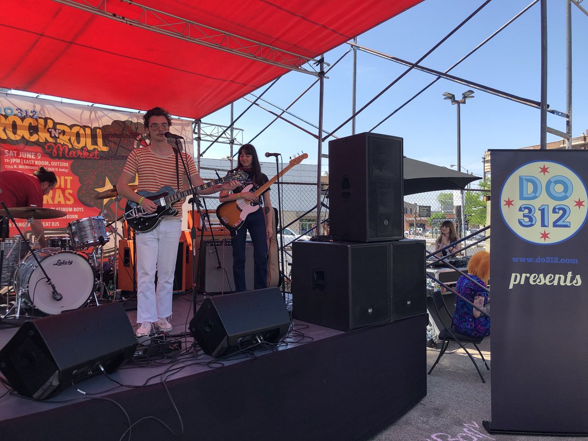 jahmom3's tweet photo. Rock solid! @Do312 #SundownClub another stellar performance. 👍🏻 well done. #RockAndRoll #summerfun #SummerFest #Chicago https://t.co/LWJGnnzff9
