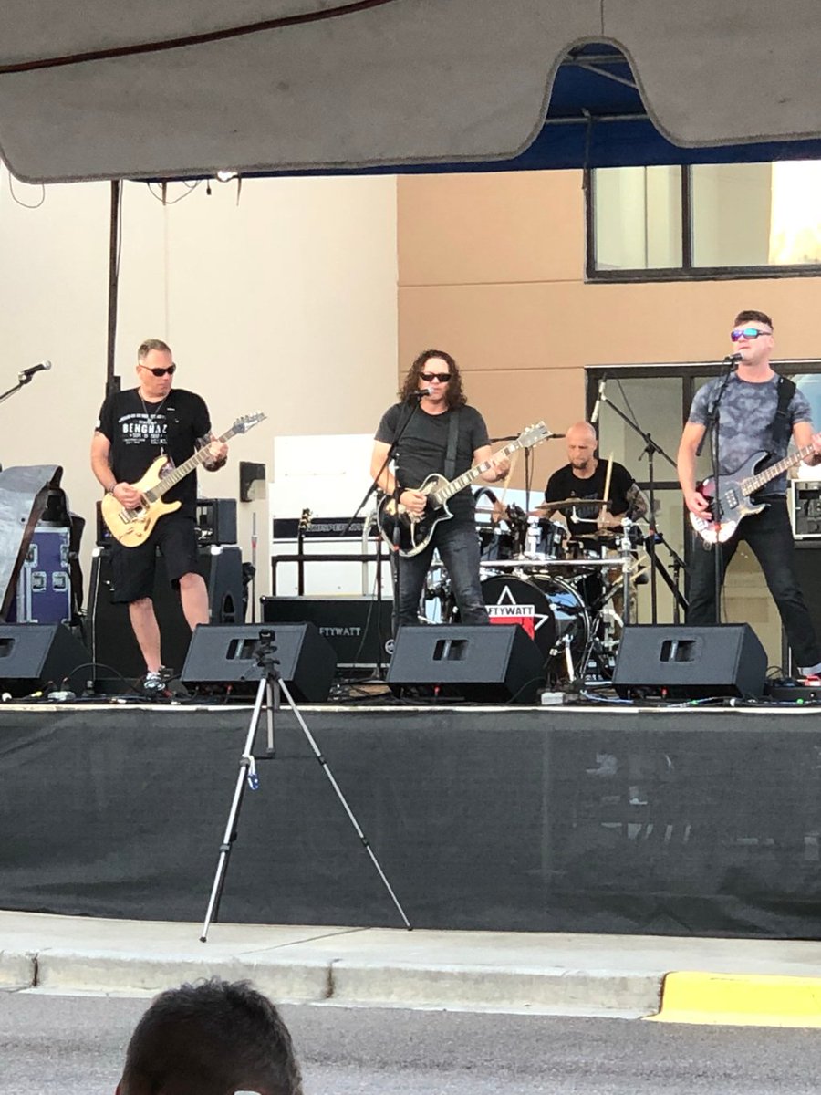 daysofthundersc's tweet photo. Fiftywatt Freight Train performing Live!!!!! 

#harleydavidson #livemusic #band #daysofthunder https://t.co/rD7ui36WbN