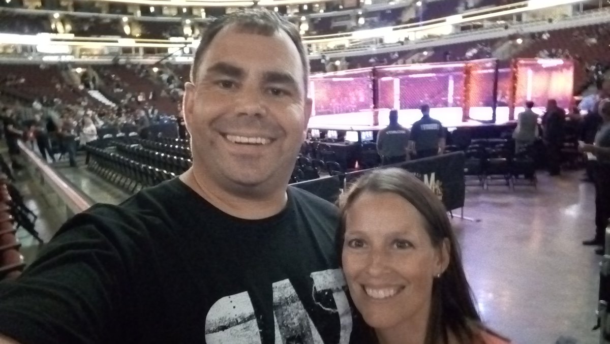 TroyChristensen's tweet photo. #UFC225 Chi Town. https://t.co/MeBBADtMK7