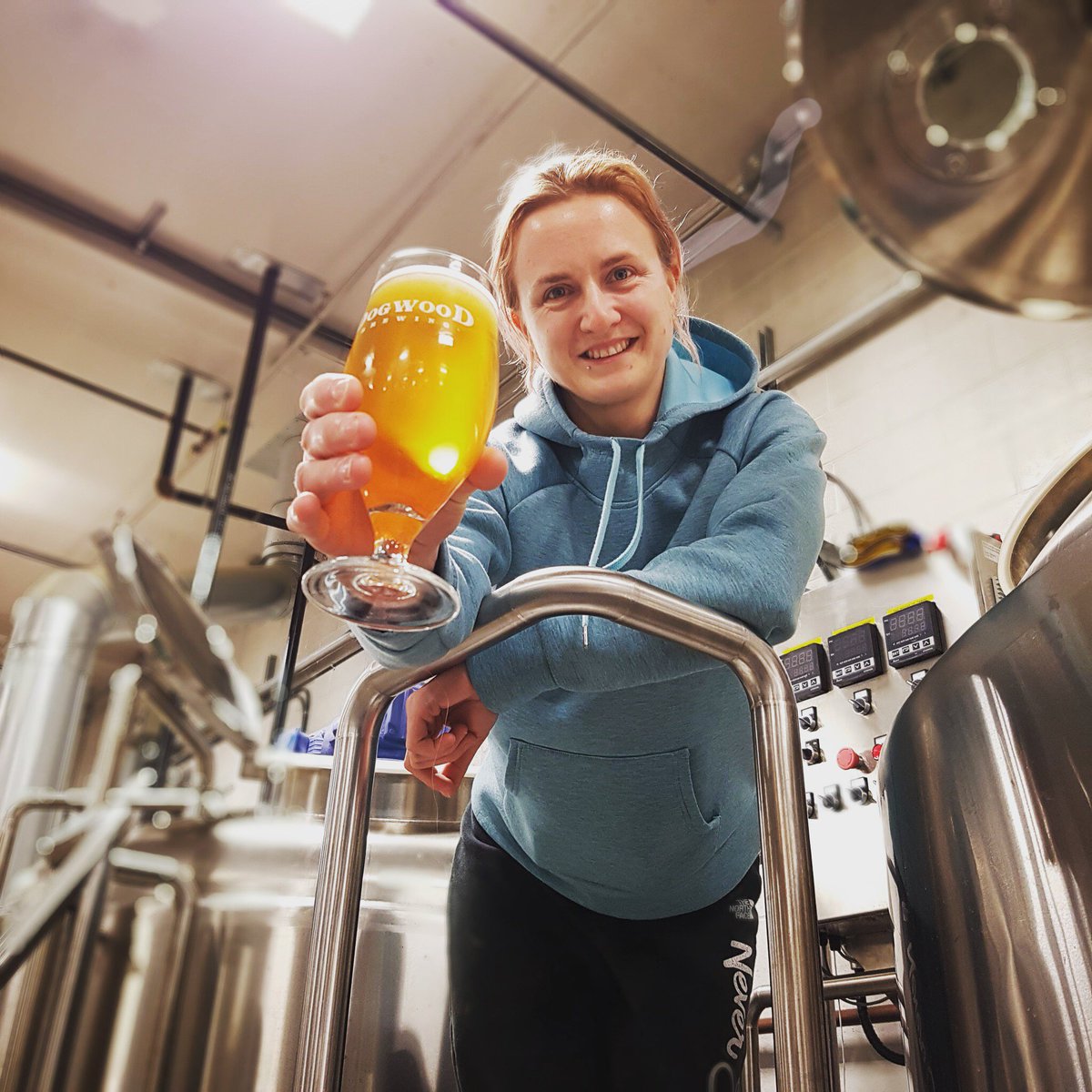 TriCitiesCask's tweet photo. Our next #sirisfestival brewer is getting great mentoring from one of our Associate Directors
Kathrin Mentler - Dogwood Brewering
https://t.co/ggjEz3UGaL
#bccraftbeer #beergoddess #craftbeer #bcbeer #womeninbeer #ladybrewer #caskbeer #sirisfestival #sirisfest #ladiesofcraftbeer https://t.co/CzfPCy6gFS