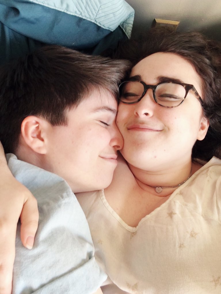 bright__worm's tweet photo. π She's my home sweet home π
ππβ¨πβοΈπΏπΉπ
π @Aloevieraferren π
#PrideMonth2018 #pride #loveislove #pansexual #demisexual #homoromantic #nonbinarygirl #π³οΈβπ https://t.co/24WGmIgDuG