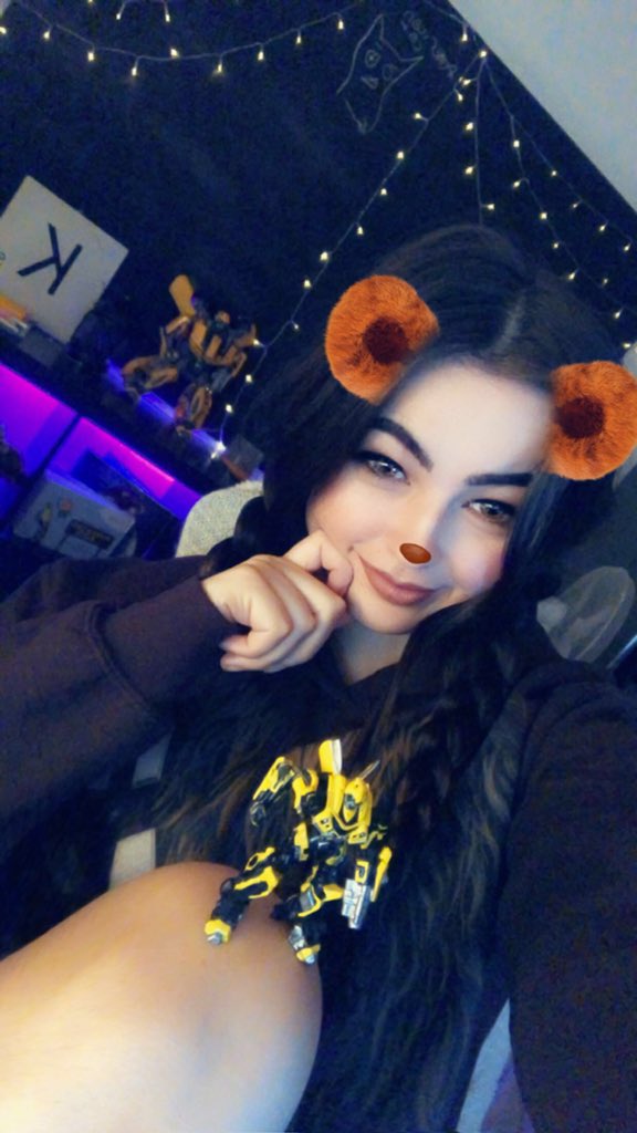 KTLODO's tweet photo. I’m live with sims. So relaxed pls don’t type loudly.... 

https://t.co/M2NDdeezVq https://t.co/zFcOYHF8DH