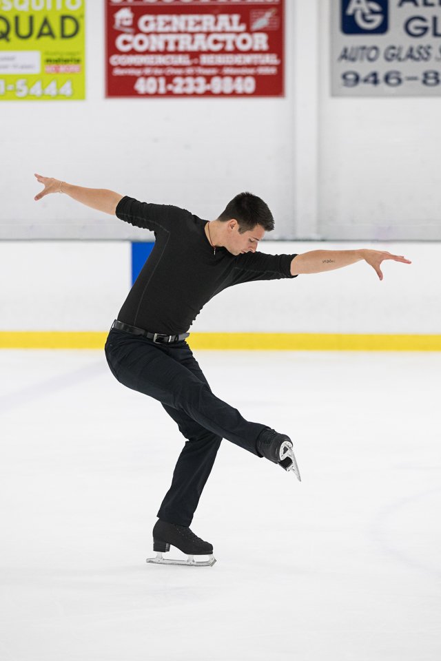 AxelsForAlz's tweet image. Today's featured skater is @BradVig86! Brad is a Regional medalist, Junior National pairs, and Sectional competitor. Today he is a full time coach and a member of the Skating Club of Boston’s Senior Theatre on Ice team.

Tickets are on sale now at picatic.com/axelsforalz!