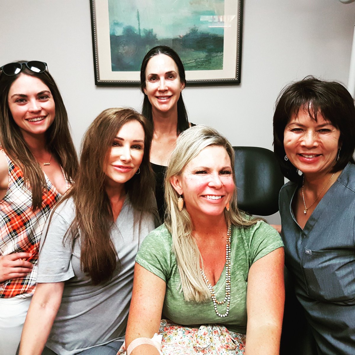 BeverlyhillsRN's tweet photo. Fun at training day with these lovely ladies! #vampiretraining #vampirefacelift #vampirefacial #prp #aesthetics #getcertified #injectables #beverlyhills https://t.co/zSc8HE82Us