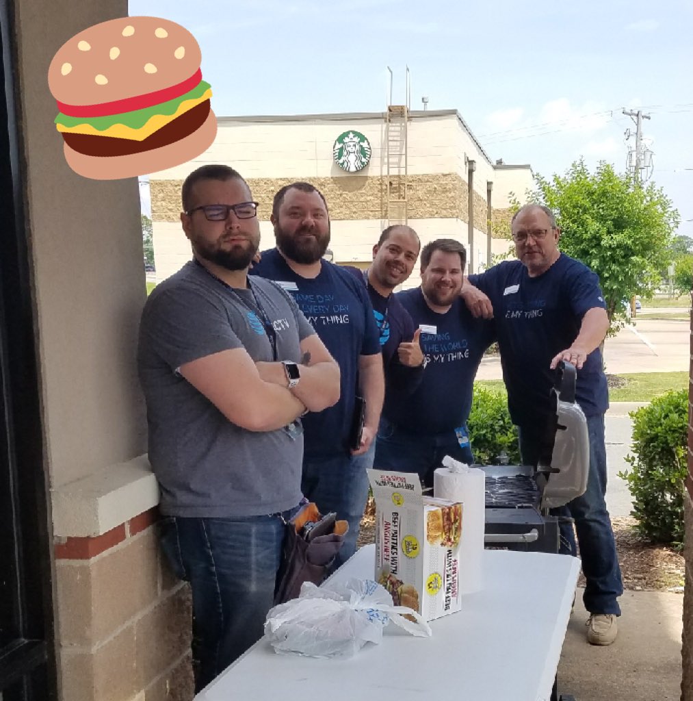 TeamJville's tweet photo. Some of the guys from Team Jacksonville celebrating #funfoodfriday with some delicious BBQ! #MidStatesProud #POWERcentral #C-arkjustwin #LifeAtATT https://t.co/DClkImGJyl