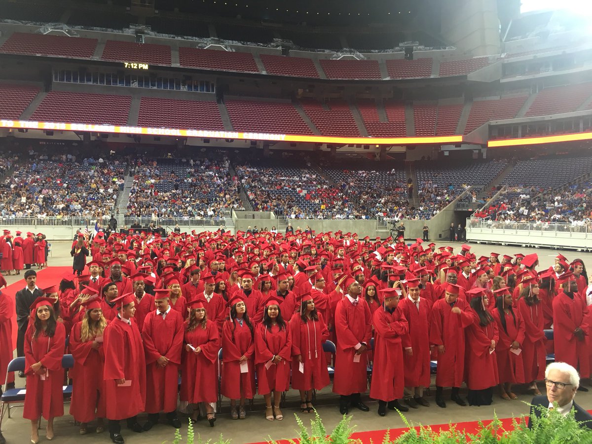 DrBrownEDU's tweet photo. Cardinals on Deck 🎓CONGRATS to @BellaireHigh CLASS of 2018!!@HoustonISD @HISDSupe #hisdgrad @DeigaardS https://t.co/bG5kKK3pAD