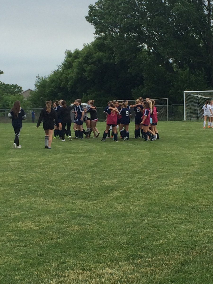 ⁦<a href="/bbizzle3/">Blair Cruikshank</a>⁩ puts one off the post in OT to send the Lady Lasers to state!! 1-0 final