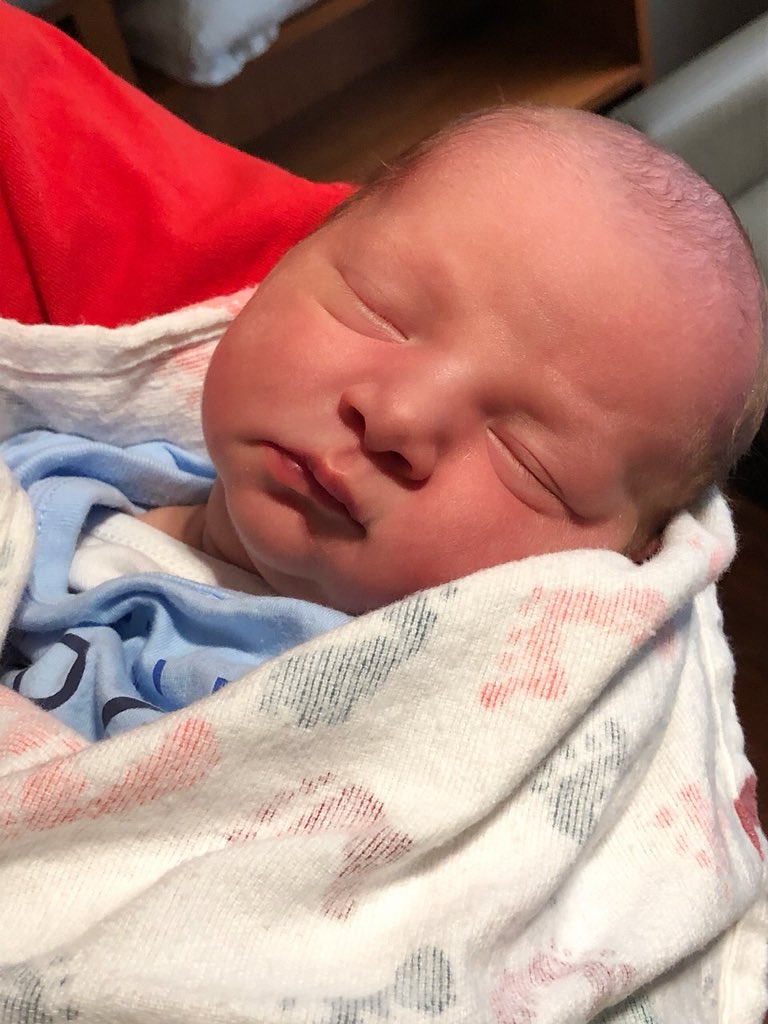 mekenziecoppage's tweet photo. Crying happy tears b/c Charlie is so perfect♥️ https://t.co/FnTj53foCv