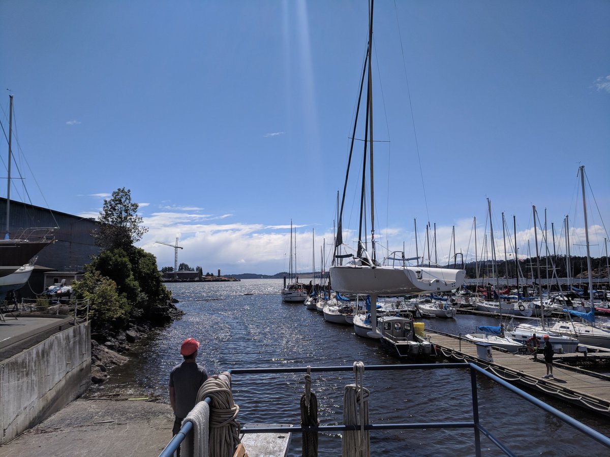 CFSAESQ's tweet photo. Saying goodbye to some new friends. Thanks to all the racers for an awesome time and hope you all have some good news stories to tell. @m24worlds2018 #yyjsailing #yyjhoststhrworld https://t.co/8eZFR83Eh0