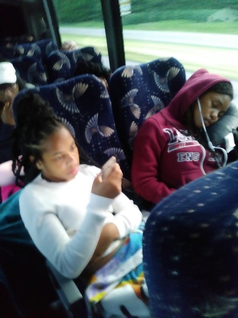 JonniaJackson's tweet photo. Bus ride home.#lmsa8chi2dc https://t.co/miO5mwzXGQ