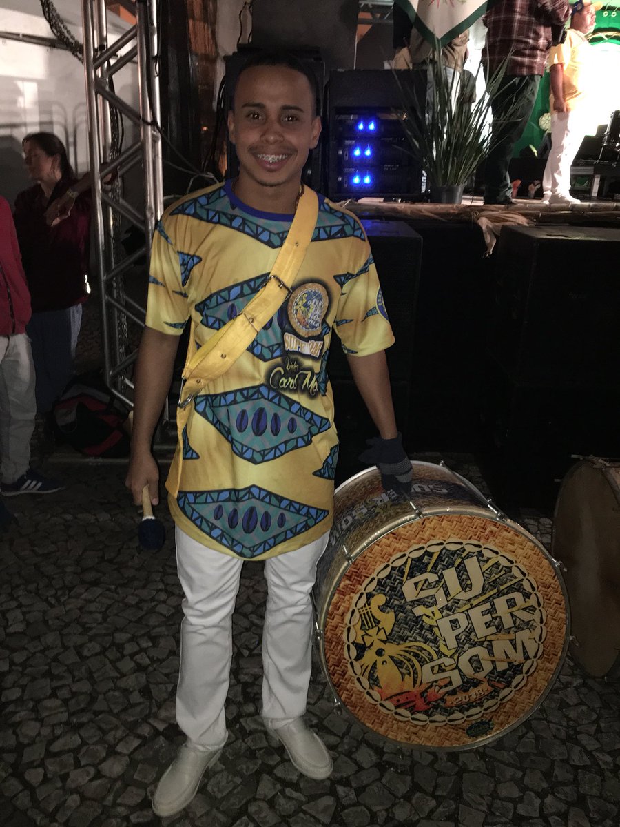renanreis_crvg's tweet photo. Estamos aí.. Paraíso do Tuiuti 🇺🇦
#SemFairPlay #campeãdopovo https://t.co/8W0NF1Yb3O