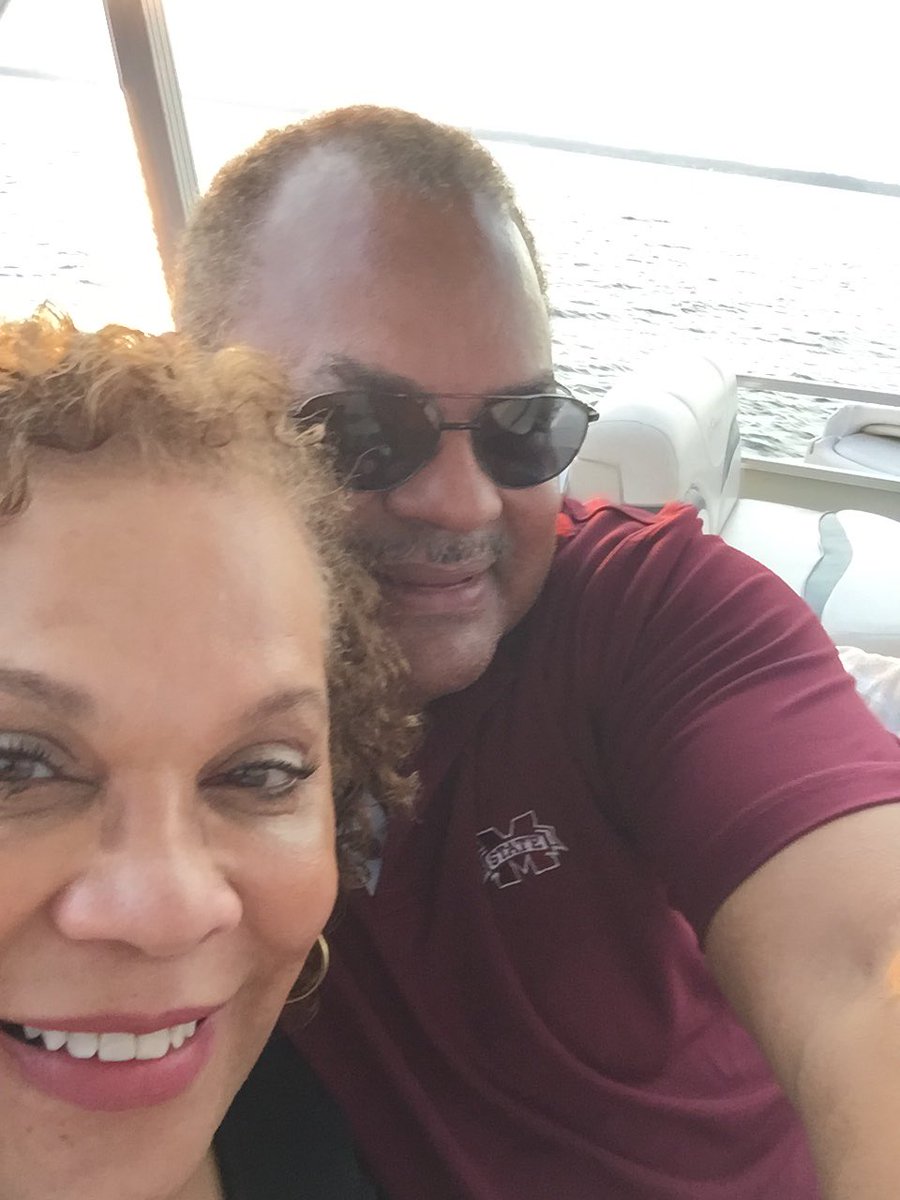 HowardBallou's tweet photo. Cruising with the Queen of the Ballou House #lovelyness https://t.co/afgyYDLpbX