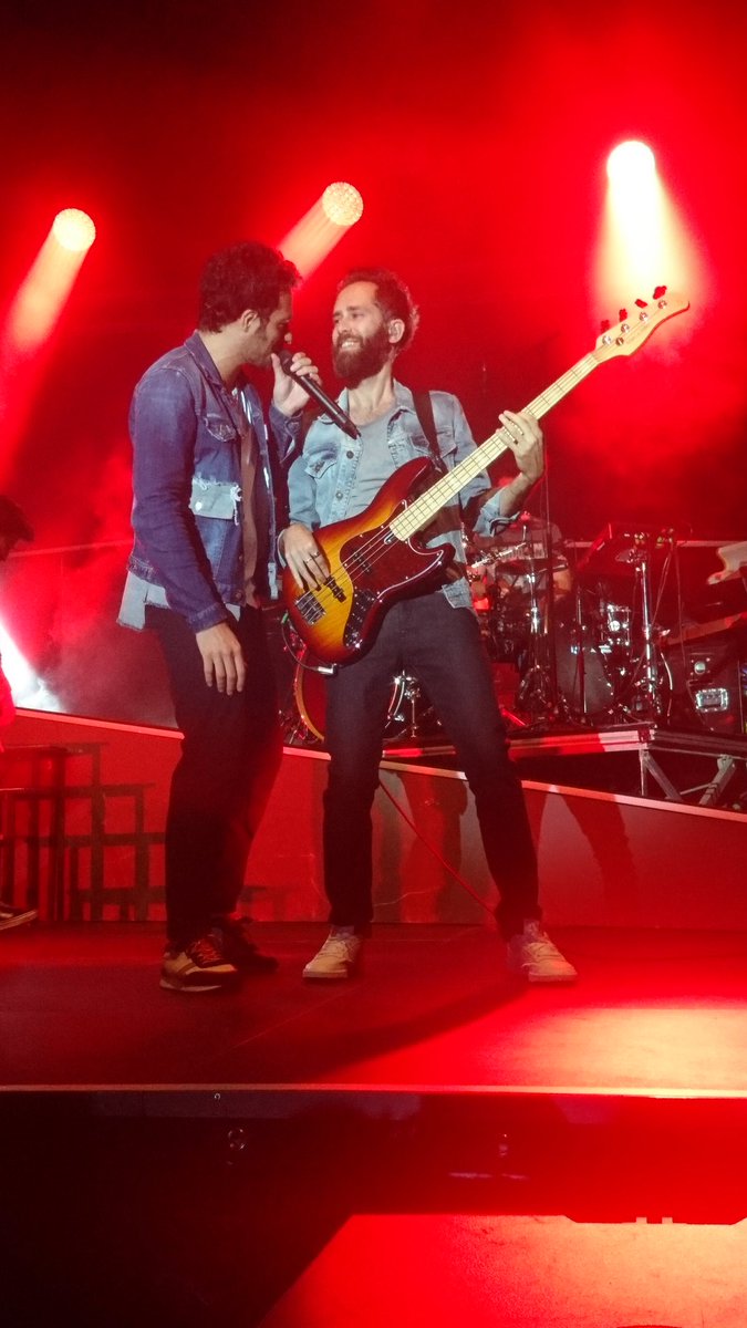 Alien_MTota's tweet photo. Quelle belle soirée, merci ❤️#Addictour #antigny #metivson @jeromekerio @hugomarcus_hm https://t.co/8MmBmQYEgM