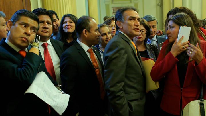 larepublica_pe's tweet image. RT @Politica_LR Fujimorismo arremete contra La República por su portada #FOTO ►bit.ly/2JJdNtE